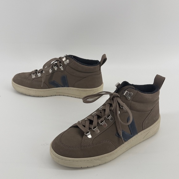 Veja Roraima Women’s Sneakers in Nubuck Moonrock Nautico 9 S62 - Picture 2 of 7
